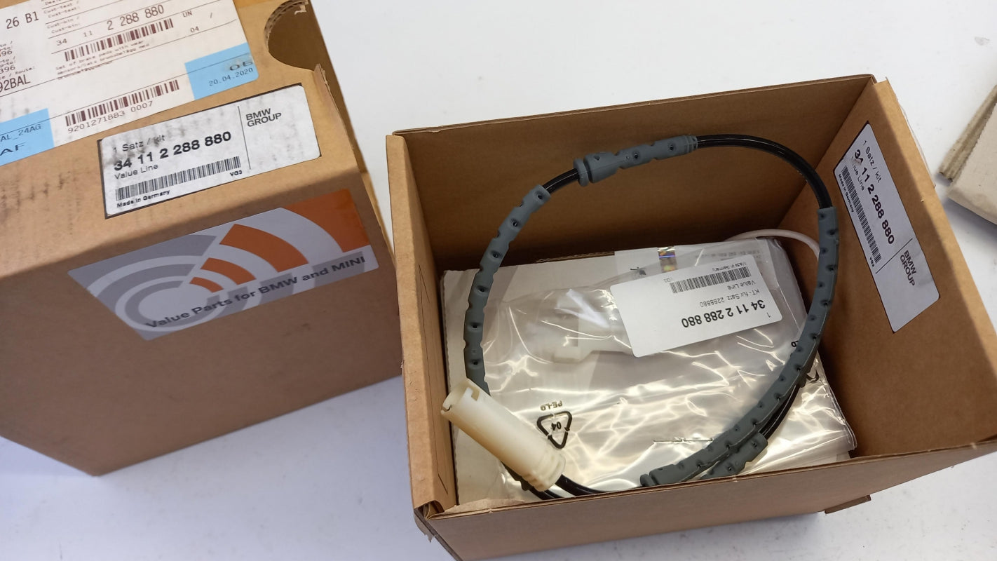 Original BMW 3er E90 - E92 X1 E84 Bremsbeläge mit Warnkontakt vorne 34112288880