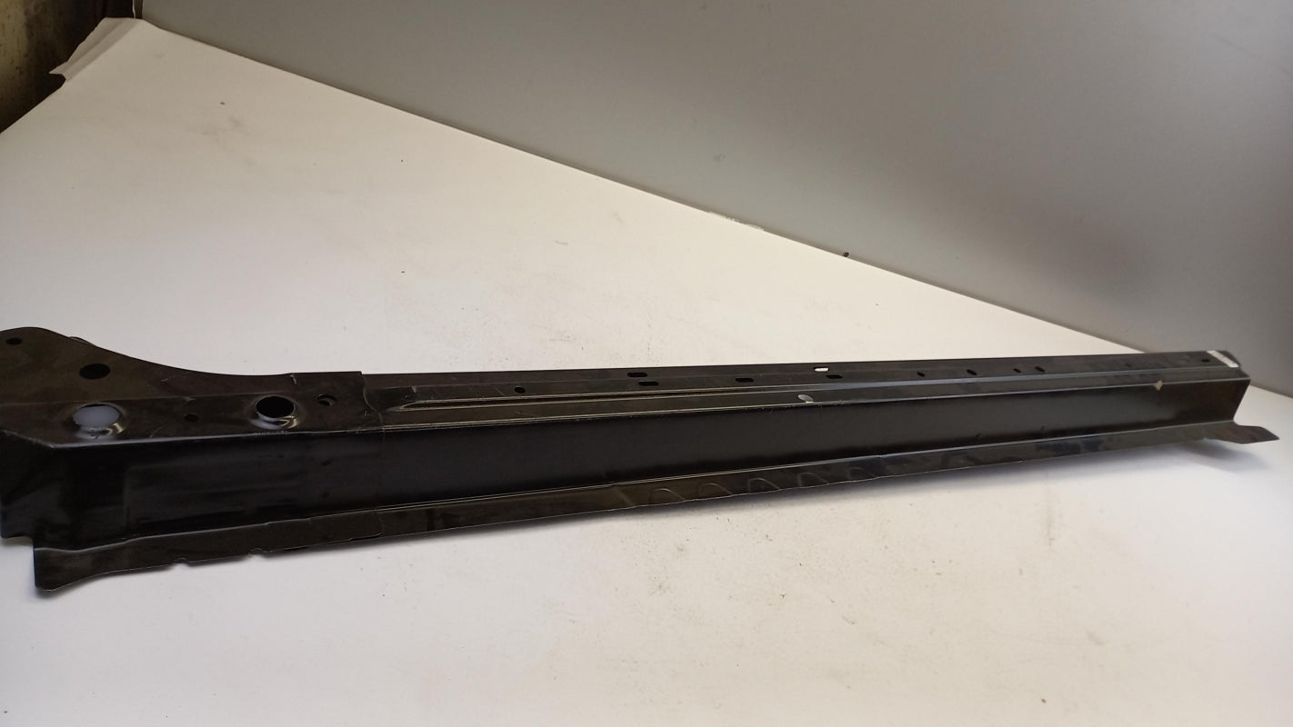 Original TOYOTA Yaris 2005-2008 Seitenverstärkung rechts 614030D060