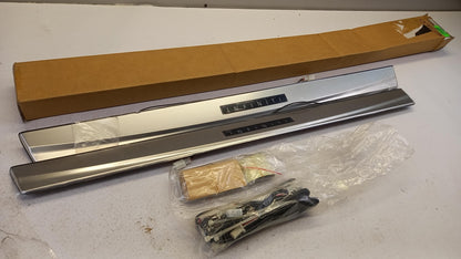 Original INFINITI G Coupe V36 2008- Einstiegsleistensatz beleuchtet G6950JL500