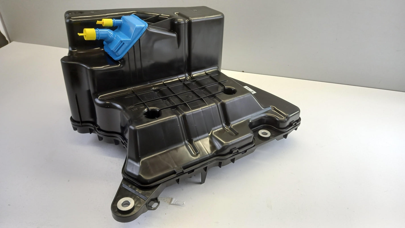 Original AUDI A4 A5 Additivbehälter AdBlue 8W0131879AN