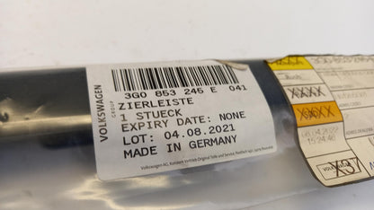 Original VW Passat B8 Stoßstangen Verkleidung schwarz mitten vorne 3G0853245E041
