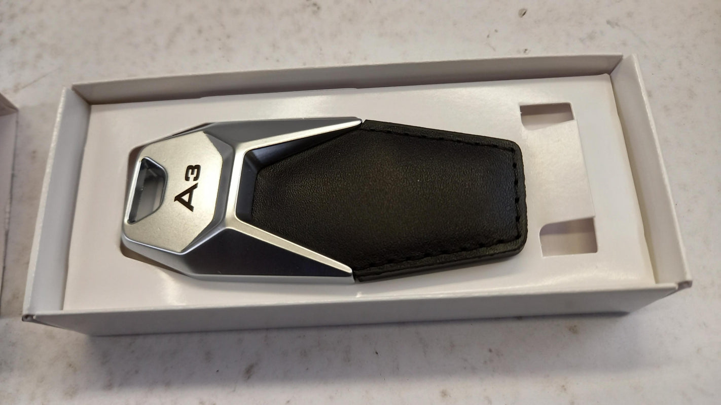 Original OE Volkswagen Schlüsselanhänger 3181900603