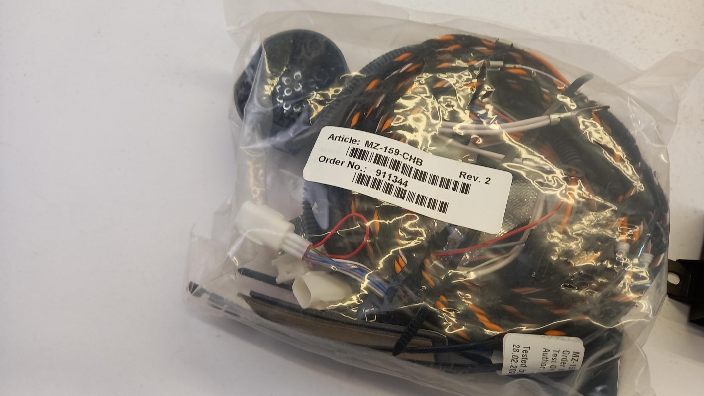 Original OE MAZDA Anhängerkupplung Elektrosatz KB8MV3921C