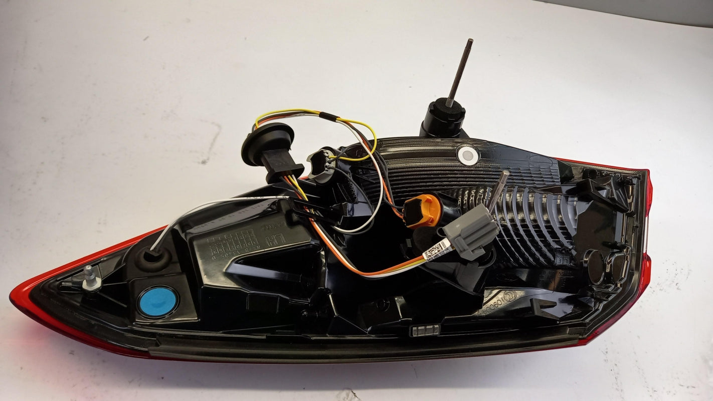 Original OE FORD Heckleuchte 2673308