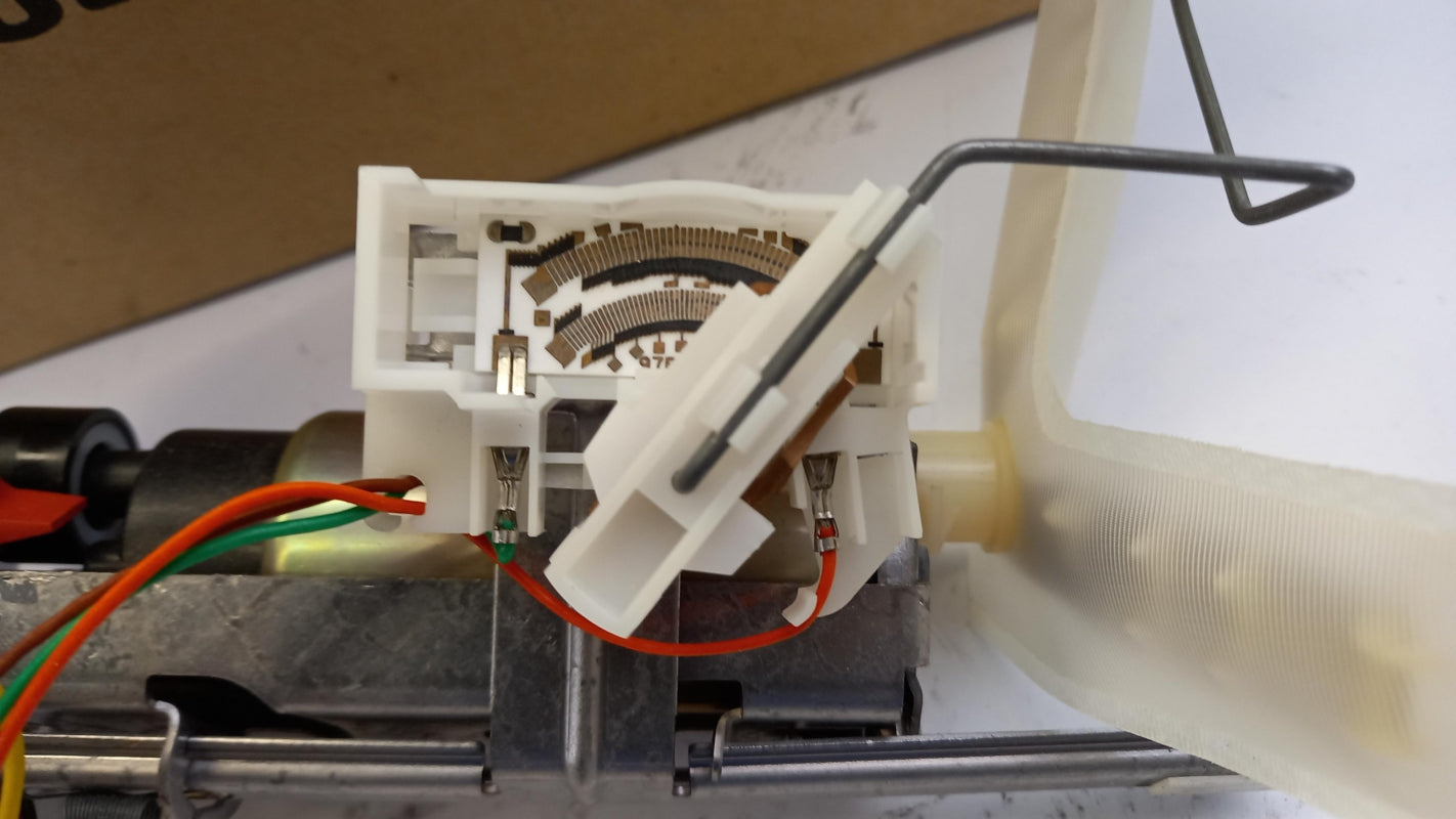 Original FORD Mondeo 2.5 Kraftstoff-Fördereinheit 1026231