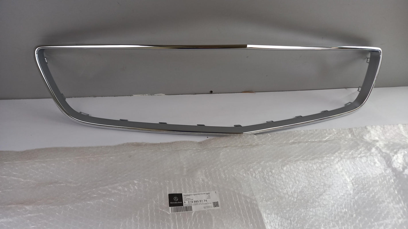 Original MERCEDES-BENZ CLS C218 X218 Kühlergrill Zierblende chrom A2188850174