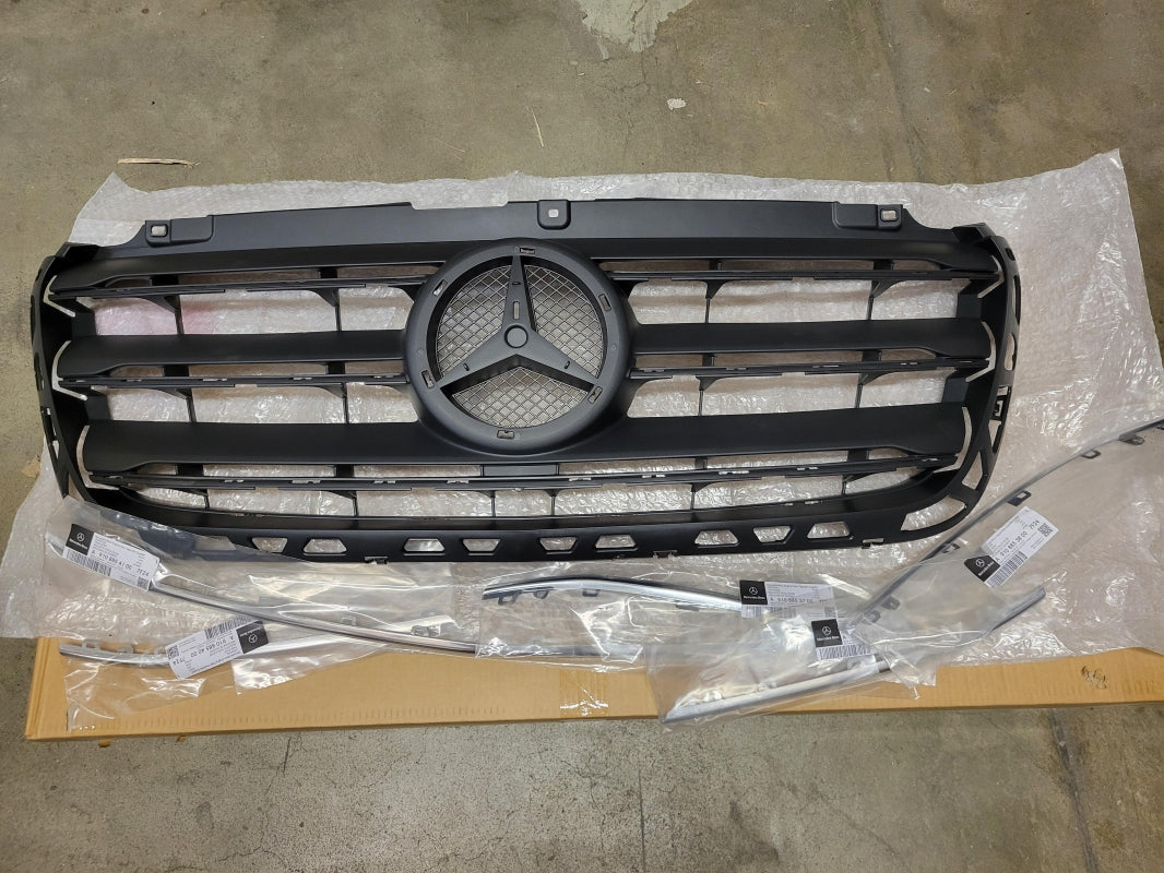 Original MERCEDES-BENZ Sprinter 907 910 Kühlergrill Zierleiste Satz A9108881100