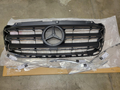 Original MERCEDES-BENZ Sprinter 907 910 Kühlergrill Zierleiste Satz A9108881100