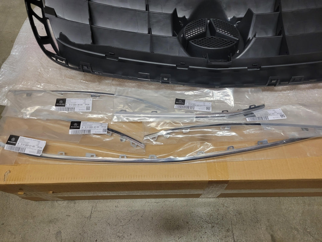Original MERCEDES-BENZ Sprinter 907 910 Kühlergrill Zierleiste Satz A9108881100