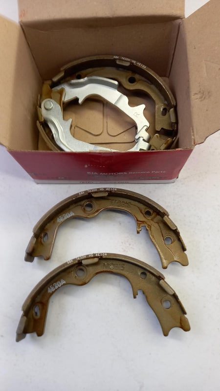 Original OE HYUNDAI/KIA parking brake brake shoe set 583052SA30 