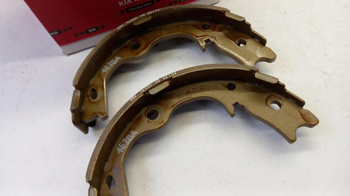 Original HYUNDAI Tucson IX35 KIA Feststellbremse Bremsbackensatz 583052SA30