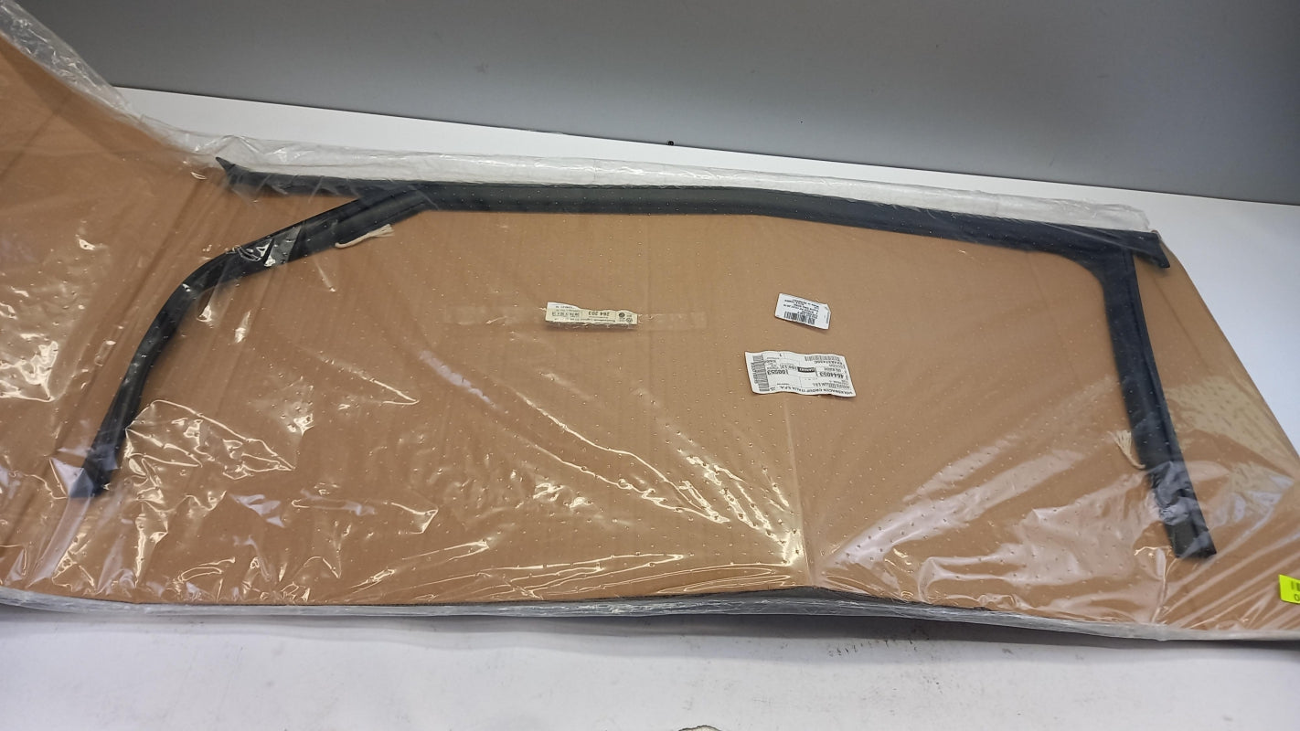 Original AUDI A1 S1 8X Fensterführungsschiene vorne links 8X4837439C