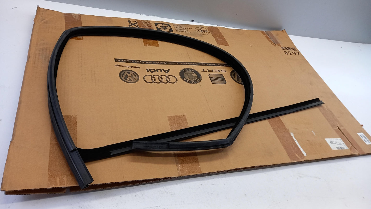 Original VW Golf 3 1H Fensterführungsschiene vorne links 1H4837431