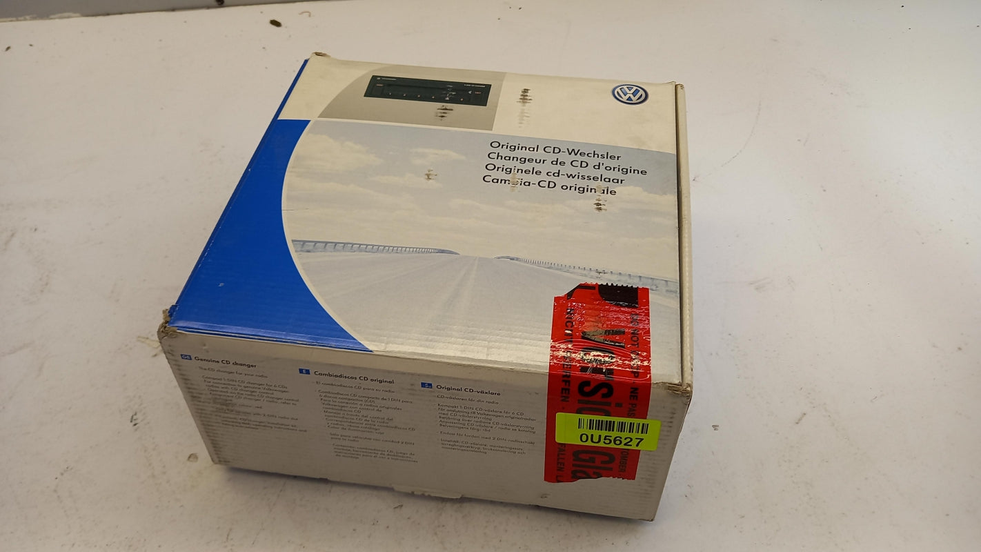 Original VW Golf Bora Sharan CD-Wechsler 6-Disc 3B7057110