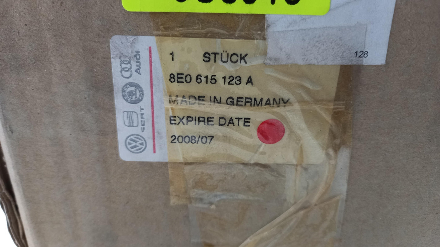 Original AUDI A4 SEAT Exeo VW Passat Bremssattel vorne links 8E0615123A