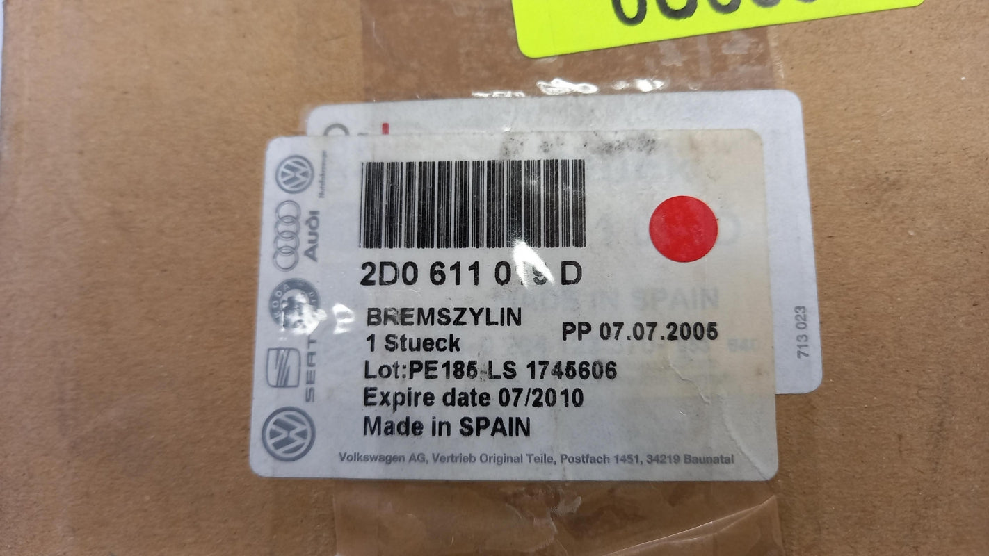 Original OE Volkswagen Hauptbremszylinder 2D0611019D