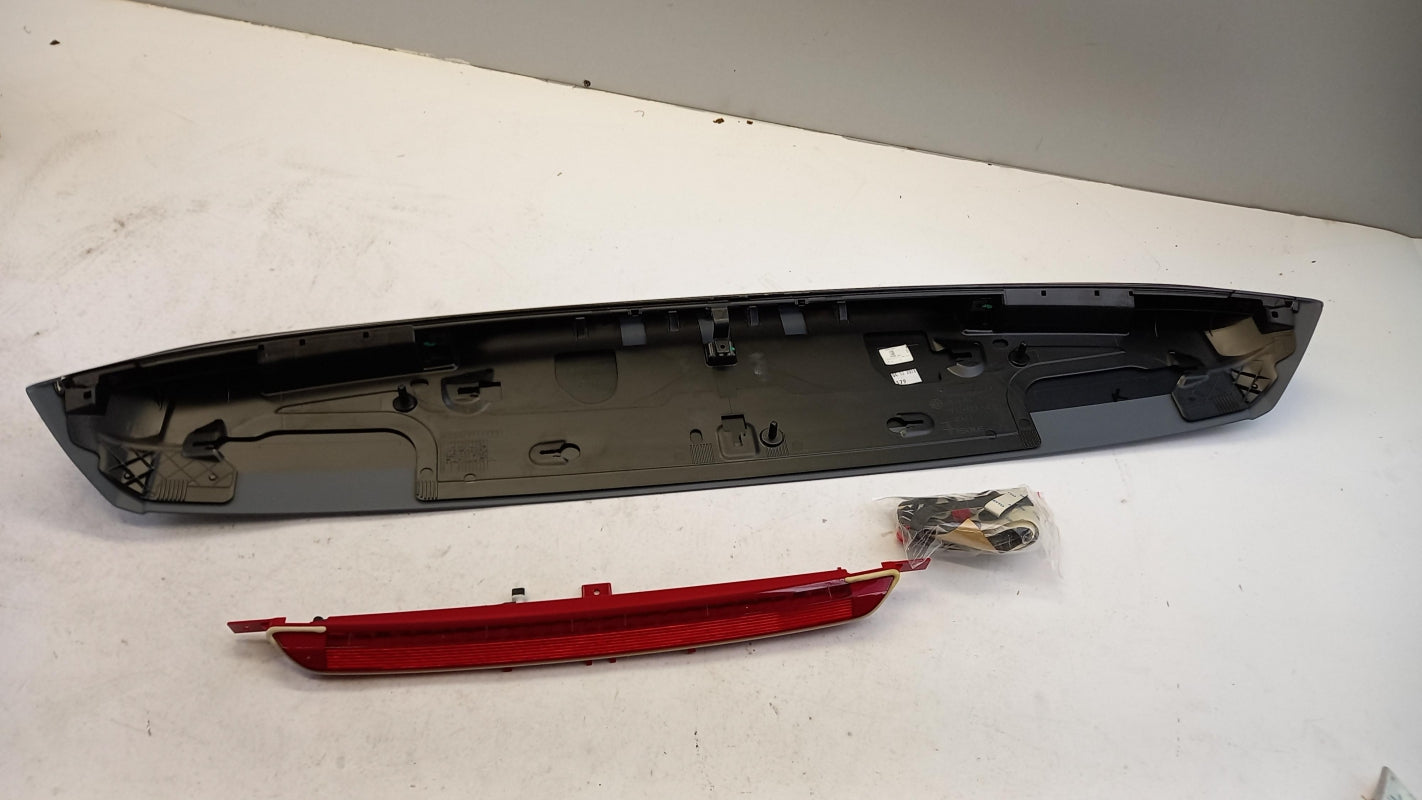Original VW e-Golf 5G 2014> Golf 5G BE BQ Dachheckkantenspoiler 5G6827936CGRU