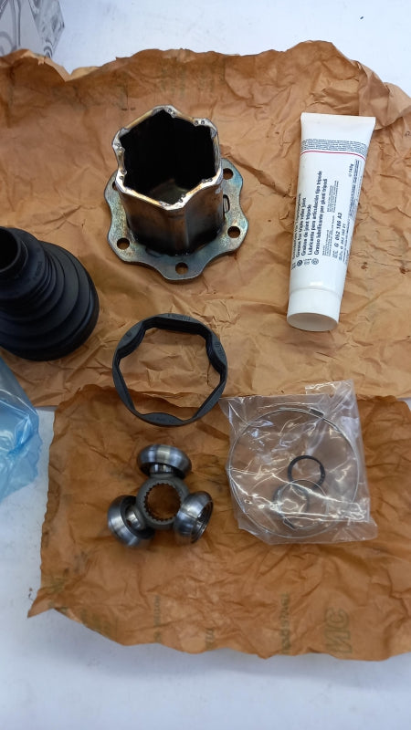 Original AUDI A4 A5 Q5 Antriebswelle Gelenksatz 8K0498103BX