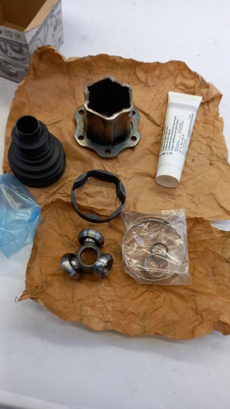 Original AUDI A4 A5 Q5 Antriebswelle Gelenksatz 8K0498103BX