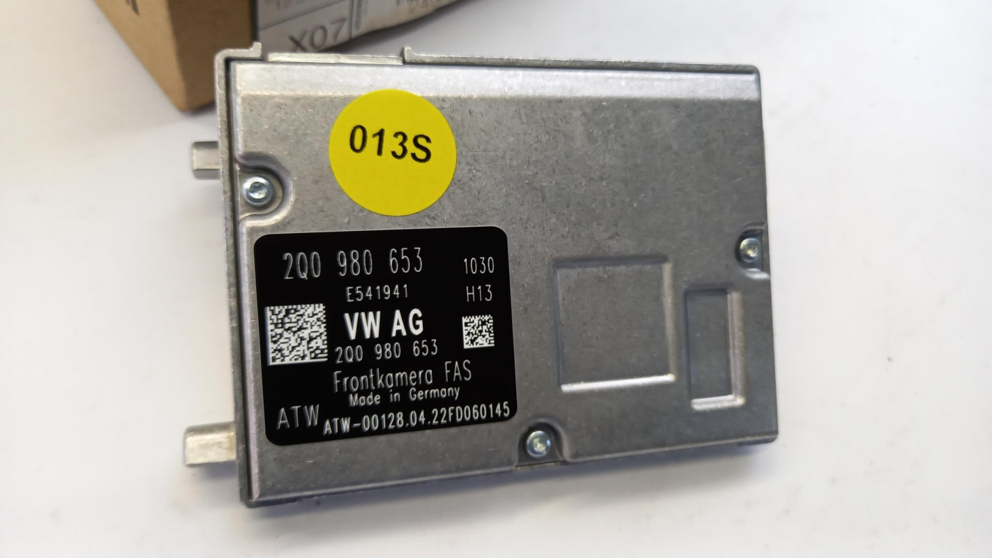 Original AUDI A1 Q3 RSQ3 SKODA Superb VW Transporter Frontkamera FAS 2Q0980653