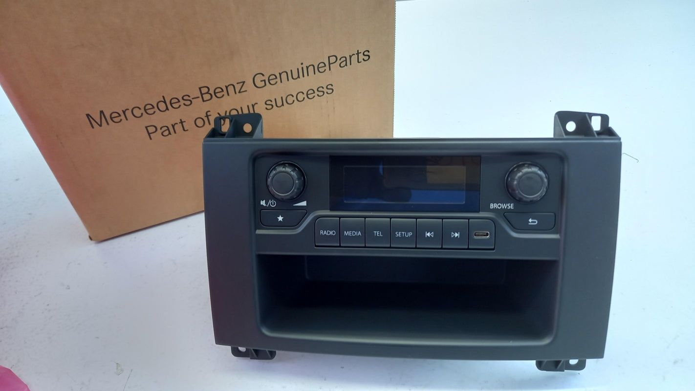 Original MERCEDES-BENZ Vito W447 Multimedia Haupteinheit A4478202002