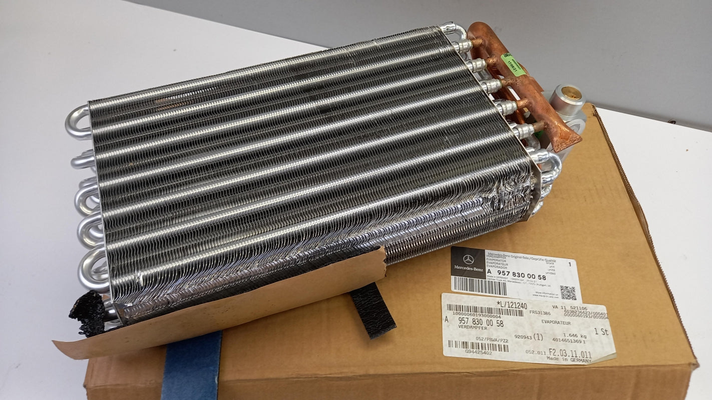 Original MERCEDES-BENZ Econic 1828 Klimakondensator A9578300058