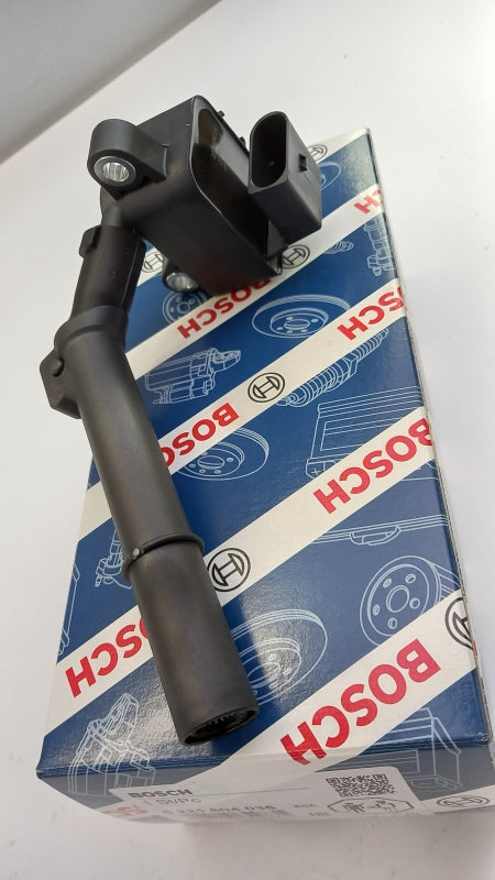 BOSCH für MERCEDES A W176 B W246 C W204 GLA X156 GLK Zündspule 0221604036