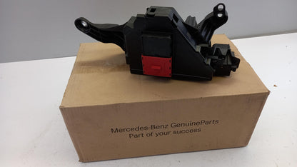 Original MERCEDES-BENZ E-klasse W213 V213 S213 X213 Sicherungskasten A2135403639