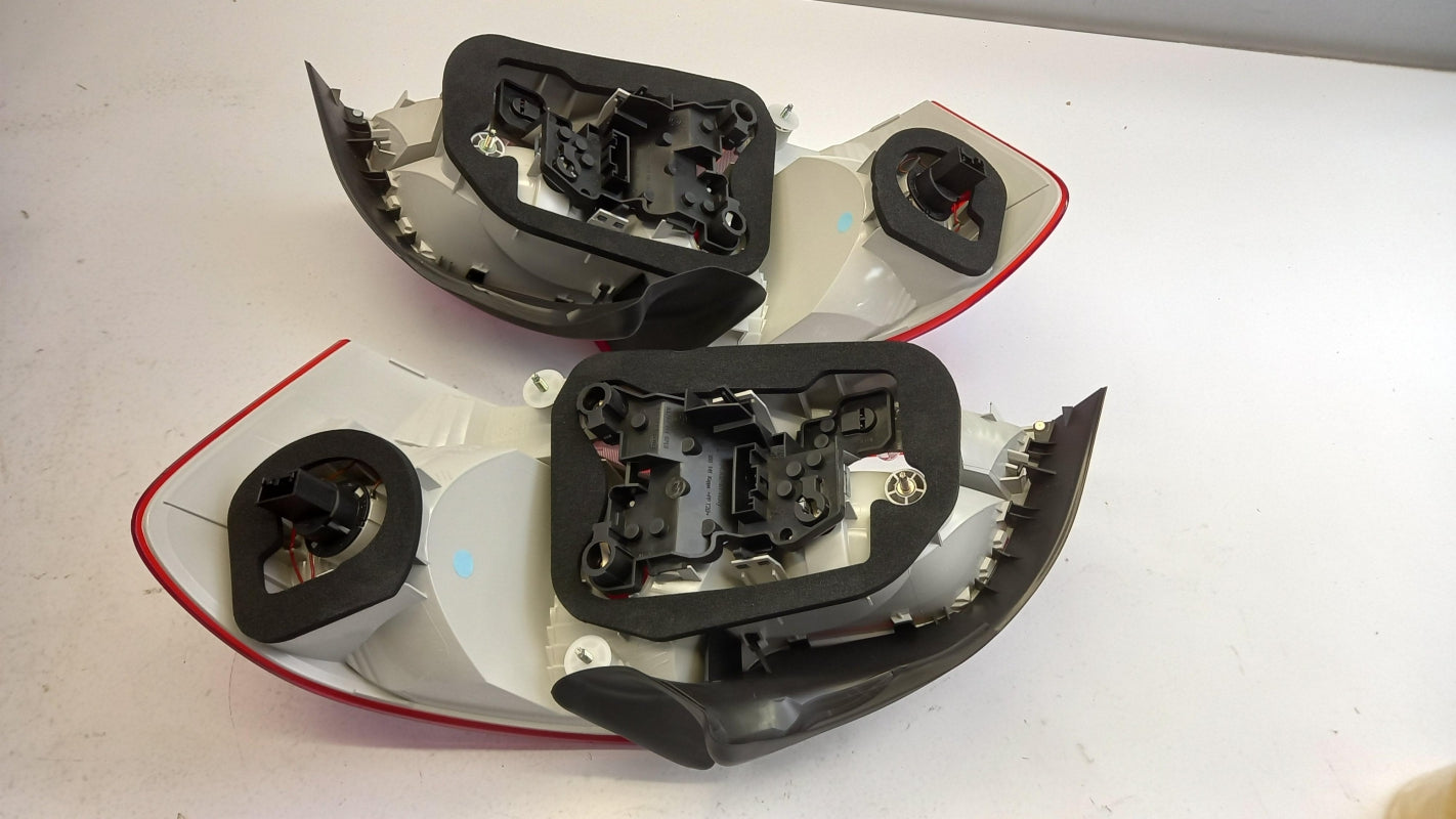 Original BMW 1er E82 E88 (2007-2011) Heckleuchte Satz Links Rechts 63214871751