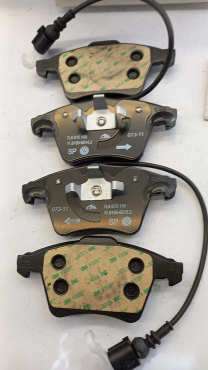 Original VW Touareg Bremsbeläge Bremsklötze + Verschleißanzeige vorne 7L6698151B