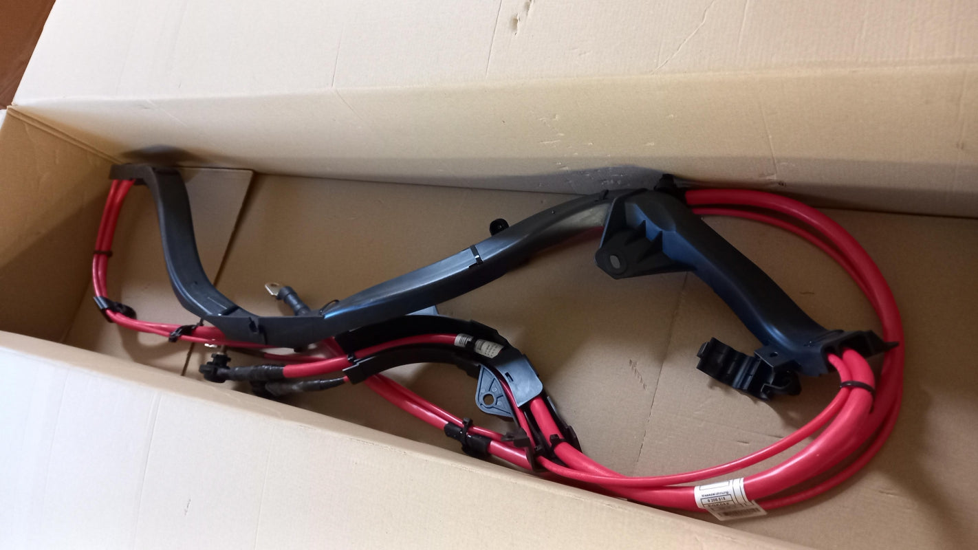 Original BMW 3' E90 E91 E92 E93 Batteriekabel plus 61129205520