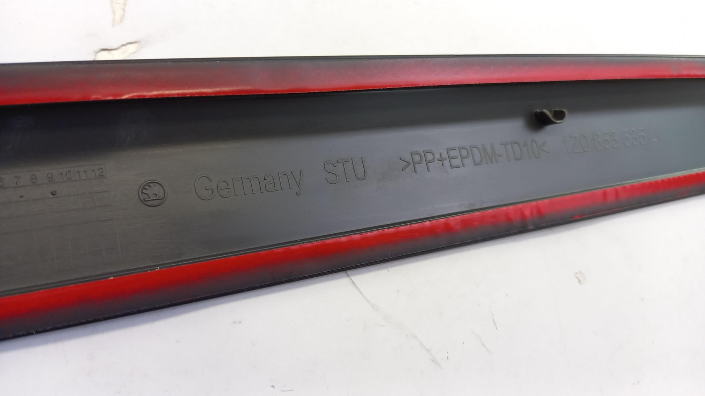 Original OE Volkswagen Tür Zierleiste 1Z0853535AGRU