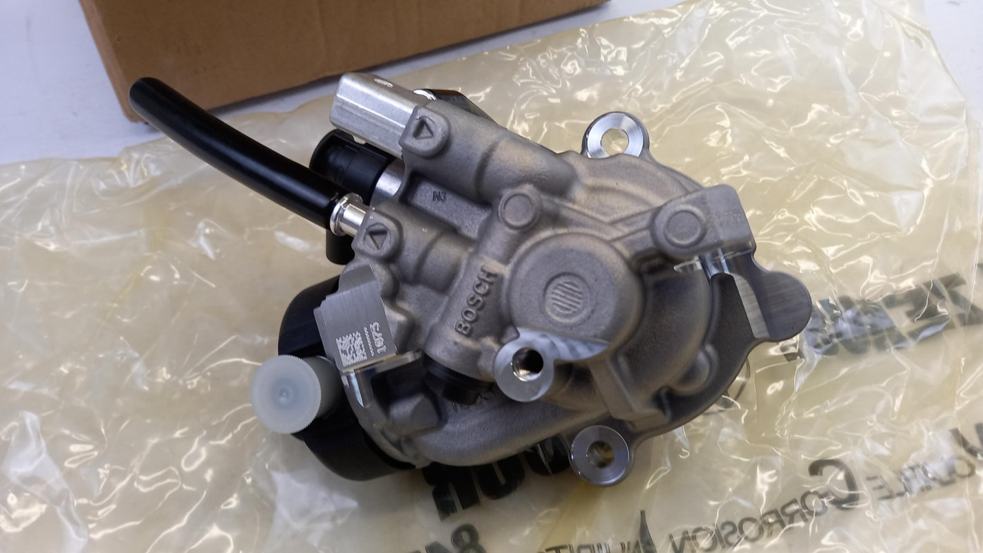 Original BMW F10 F20 F30 F32 F36 F34 F25 F26 F48 2.0d Einspritzpumpe 13518511627