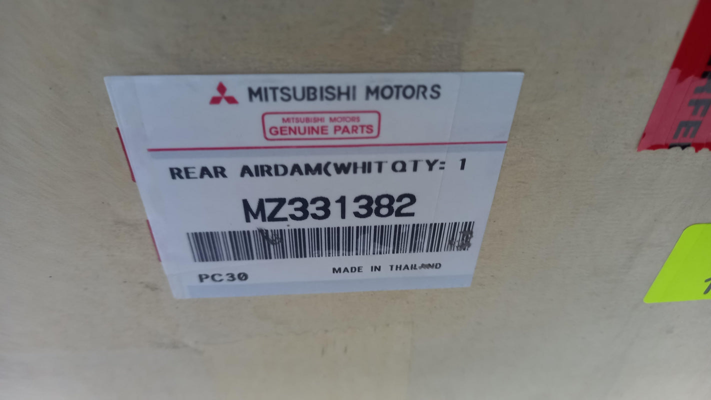 Original MITSUBISHI Mirage Spoilerecken-Set hinten Island-Weiß (W19) MZ331382
