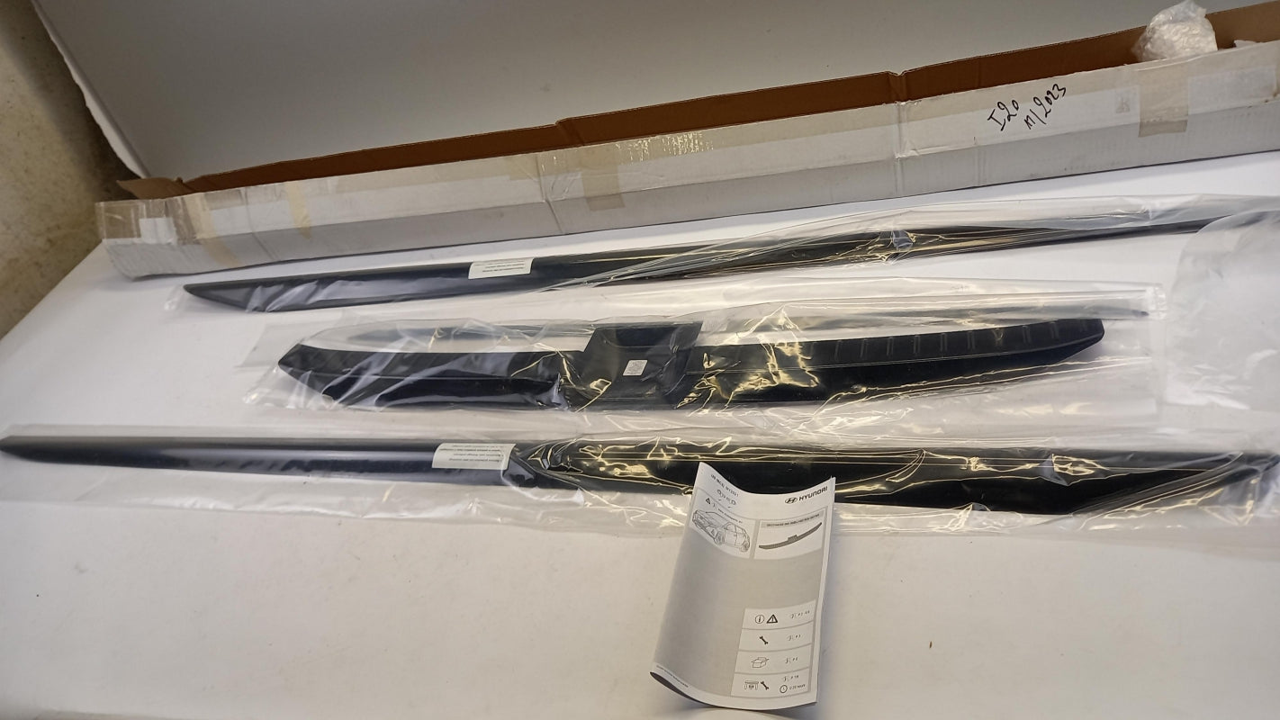 Original HYUNDAI i20 (2021-2023) Styling Kit Schwarz Q0300ADE00BL