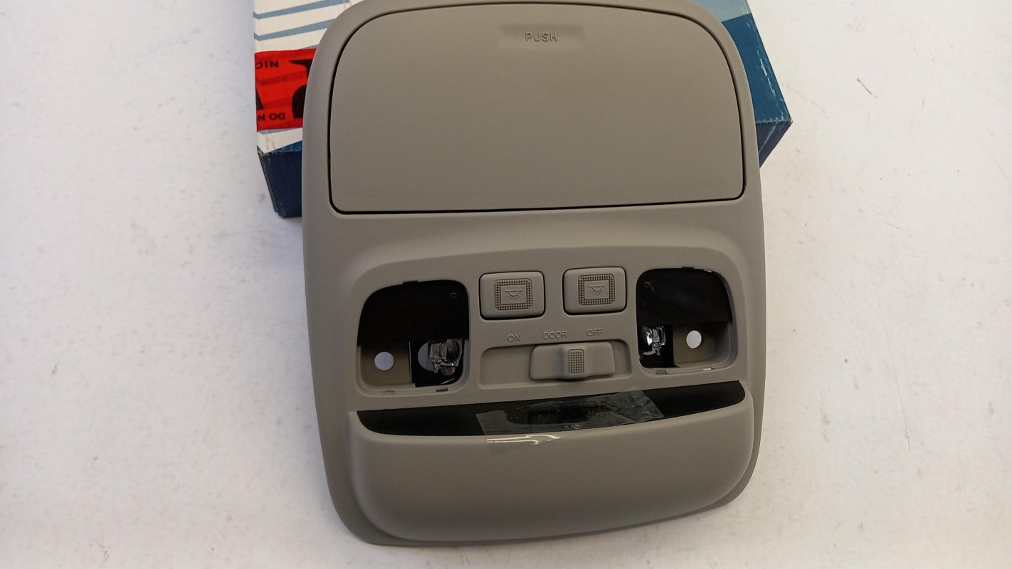 Original HYUNDAI Trajet (2004-2006) Innenleuchte 928003A100NV
