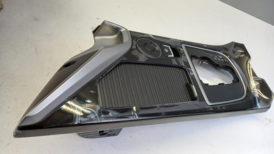 Original HYUNDAI i40 (2011-2019) Mittelkonsole Teil 846033Z010YHG