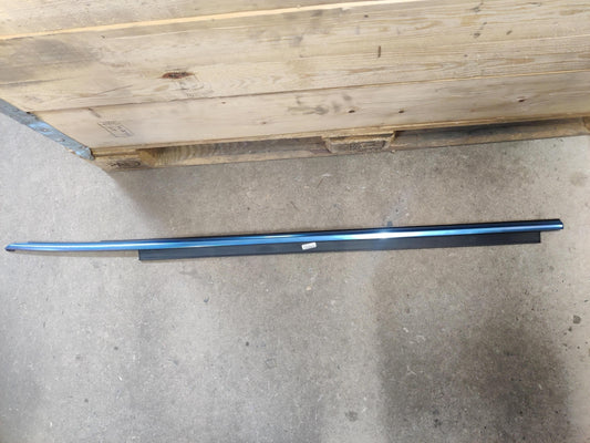 Original AUDI A5 8T Fensterschachtabdichtung chrom links 8T0853283C2ZZ