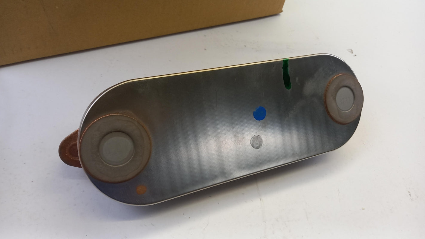 Original MITSUBISHI Pajero Montero Motorölkühler ME200523