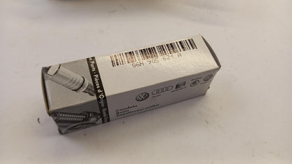 Original AUDI Q3 Q5 A1 A3 TT SKODA Superb VW Golf Passat Zündkerze 06H905621A