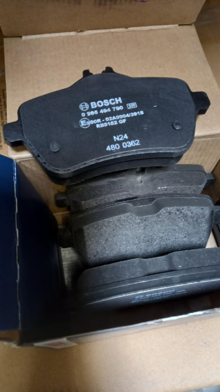 BOSCH für MERCEDES-BENZ CLA S-Klasse SL Bremsbeläge hinten 0986494790