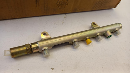 Original RENAULT Laguna II Trafic Kraftstoff Verteilerrohr 7700114017