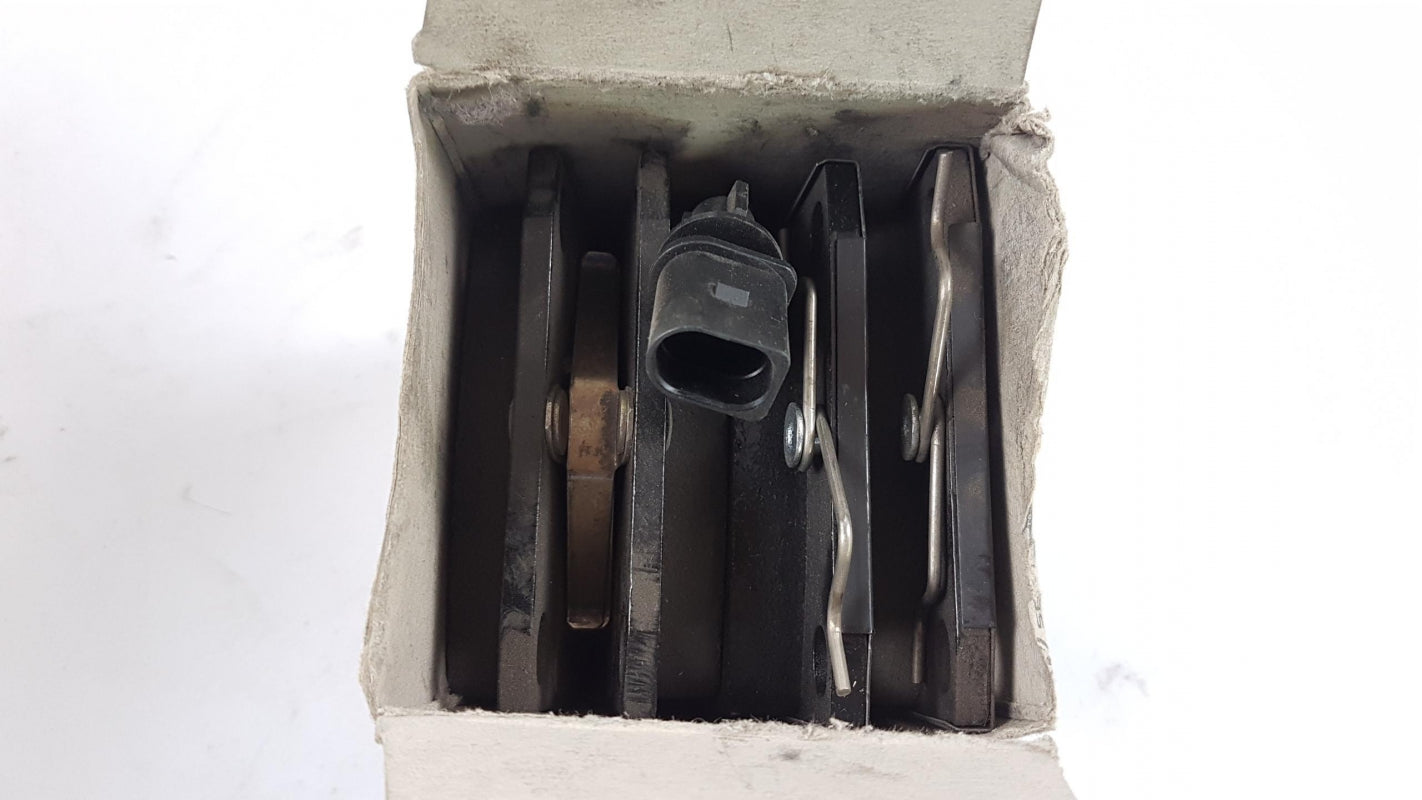 Original VW Transporter Bremsbeläge Bremsklötze mit Warnkontakt vorne 7D0698151C