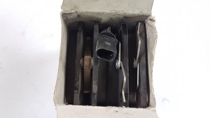 Original VW Transporter Bremsbeläge Bremsklötze mit Warnkontakt vorne 7D0698151C