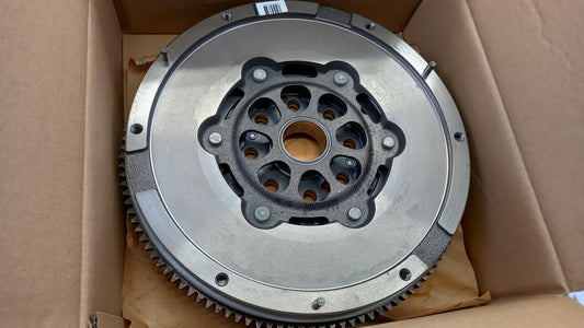 Original FORD Mondeo III (2000-2007) Schwungrad 1128990