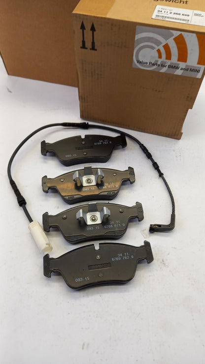 Original BMW 1' E87 Bremsbeläge mit Bremsbelagfühler Vorne 34112288849