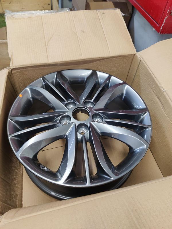 Original HYUNDAI Tucson IX35 6,5Jx17 Felge 529102Y600