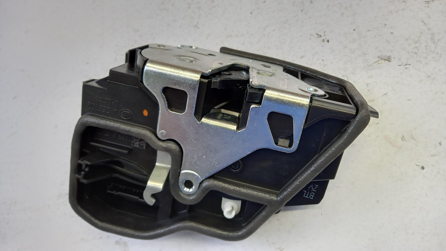Original 1er - 5er 7er X1 X3 X5 X6 BMW Türschloss vorne links 51217229457