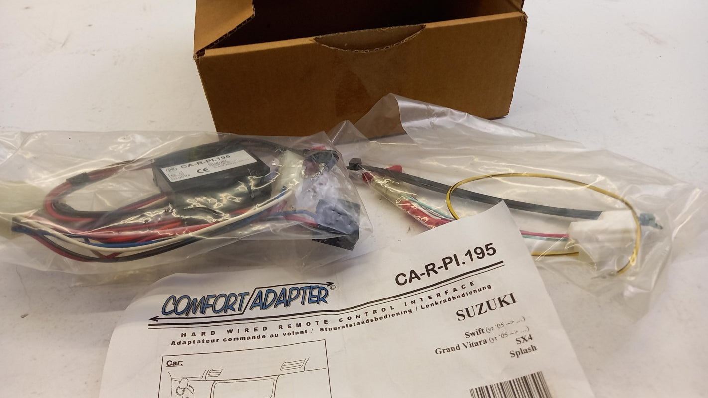 Original SUZUKI Einbausatz für Pioneer AVIC-F900BT / AVIC D3 990E059J09KT1