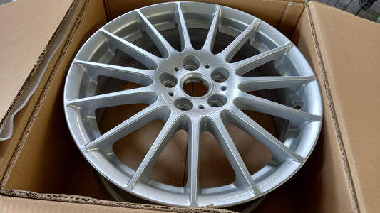 Original JAGUAR XE Range (X760) 2015> 6.5J*R17 Felge T4N3704